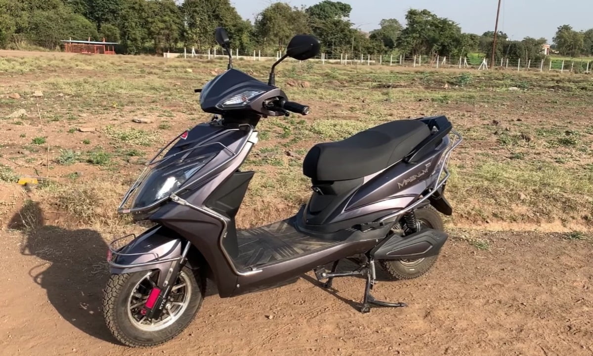 Electric Scooter সিঙ্গেল চার্জে লম্বা রেসের ঘোড়া