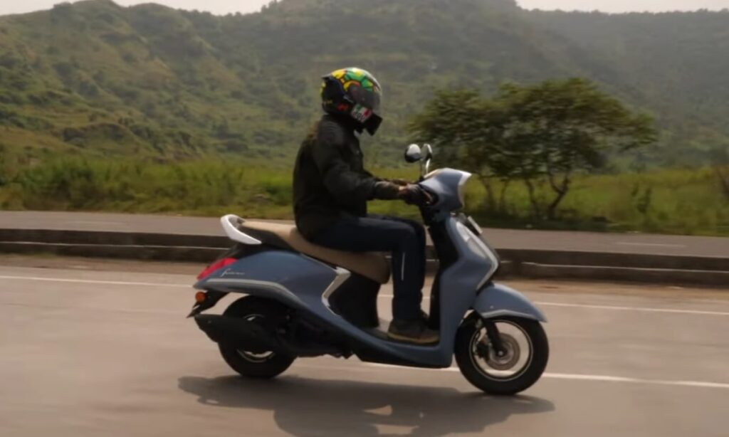 Yamaha Fascino 125CC টপ লেভেল ফিচারস আর কম দামে অবাক করা মাইলেজ